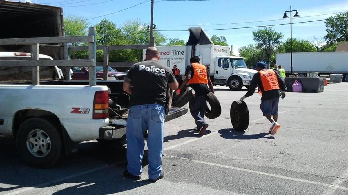 Kansas City residents and neighborhood groups have one more waste tire disposal opportunity this year, on Saturday morning.