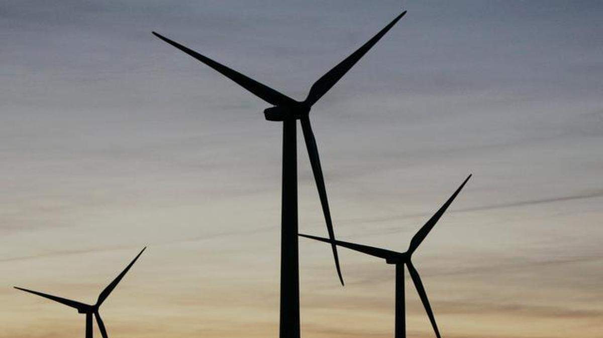 
Smoky Hills Wind Project II in central Kansas says in a lawsuit that curtailed power deliveries cost Smoky Hills $544,553.10 in lost revenue and tax benefits. Seen here is one phase of the Smoky Hills Wind Project near Wilson, Kan. 
