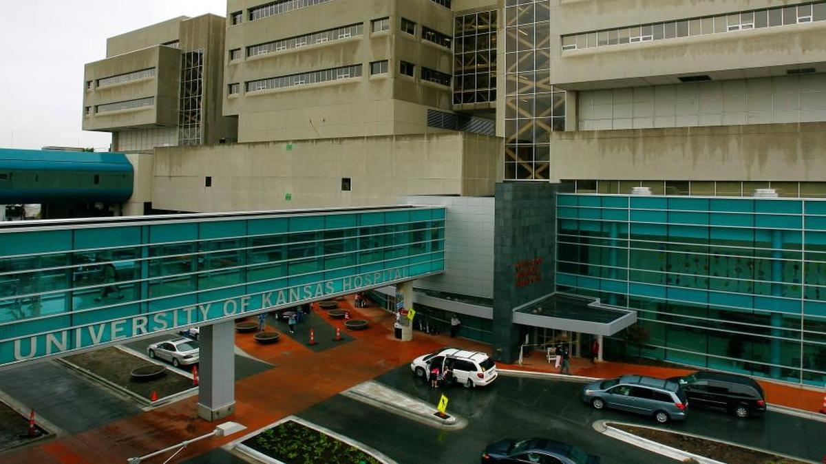 A bill that had a hearing Thursday before the Senate budget committee would allow Kansas’ four state hospitals and public hospitals, like the University of Kansas Hospital in Kansas City, Kan., to keep banning handguns.