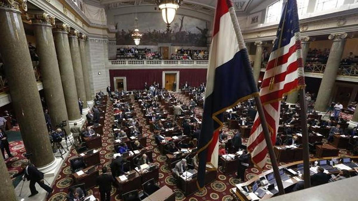 Lobbyist gifts to Missouri lawmakers have declined every year since 2013. Still, lawmakers and staff accepted gifts worth almost $350,000 in the first six months of this year.