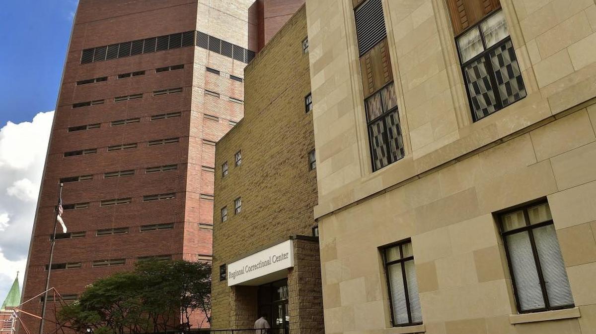 Kansas City has returned female detainees to the Jackson County Regional Correctional Center (right) at 505 E. 13th St. The Jackson County Detention Center (left) is just east, at 1300 Cherry St. The two jails share a booking area.