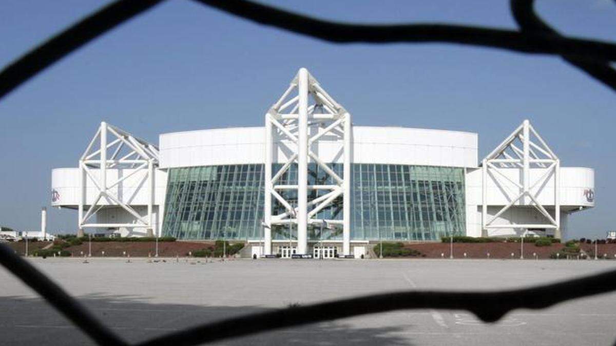 
After a spirited discussion Thursday, City Council members agreed the city probably needs to find out whether there are other workable alternatives for Kemper Arena before concluding negotiations with the American Royal. That could postpone any resolution on the thorny question of Kemper Arena’s future for months.
