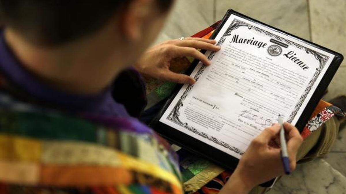 
City officials and the Kansas City Council are taking steps to affirm same-sex marriages from other states. The city’s Law Department filed a motion Friday objecting to the Missouri legislature’s attempt to stop the city from recognizing those marriages. The city is also revising its pension plan to include benefits for same-sex spouses.
