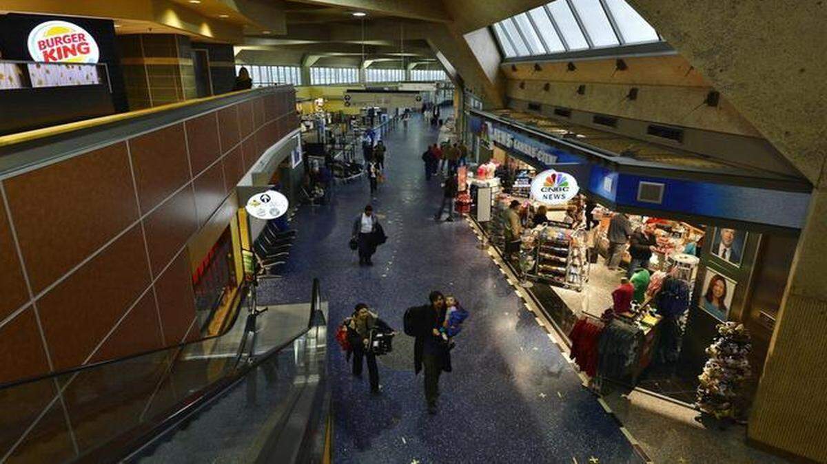 
Assistant City Manager Pat Klein cautioned that no decisions have been made about whether to build a new terminal or modify KCI’s existing terminals and any final recommendation may not come until May 2016.
