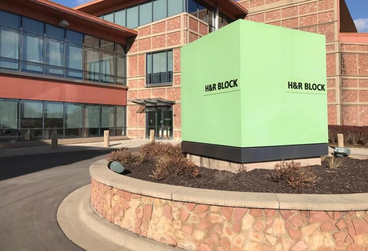 A proposal before the Kansas City Council calls for H&R Block to sublet 70,000 square feet of office space at 4400 East Blue Parkway to the city. City housing code inspectors would occupy the offices.