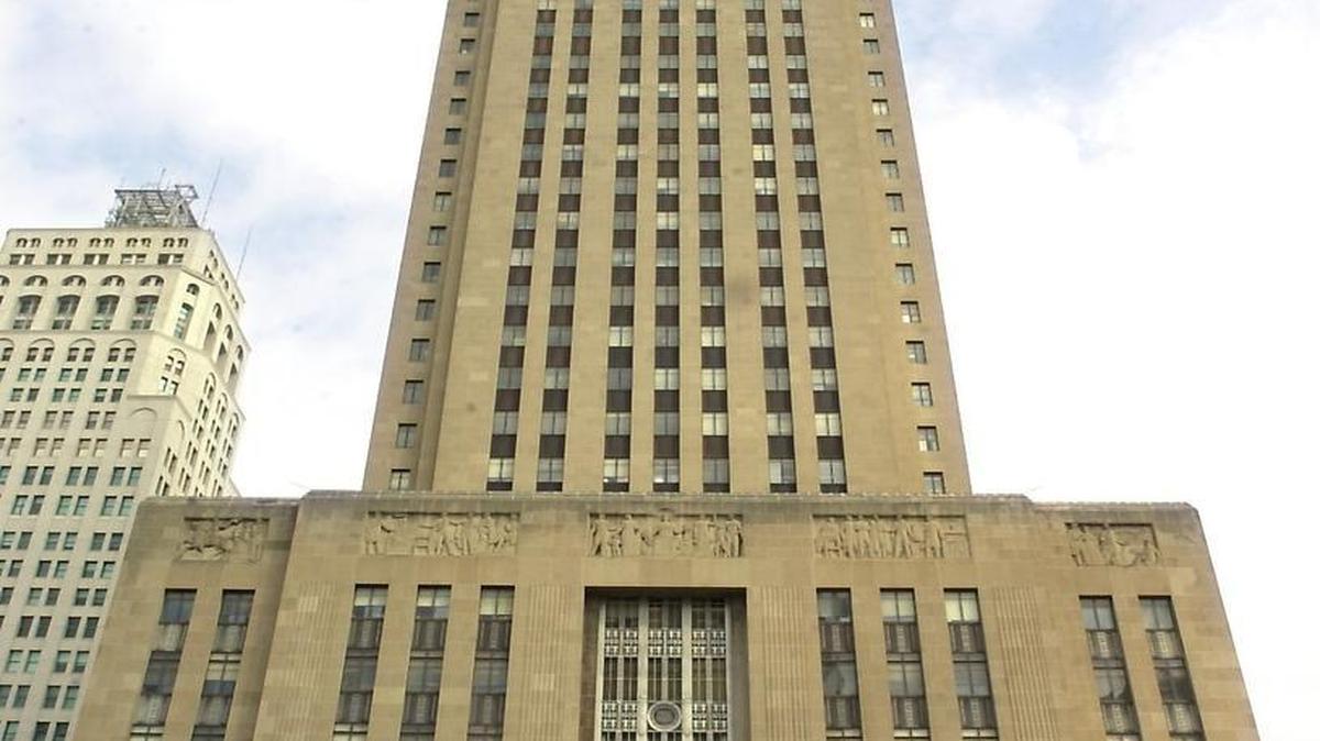 
Over the strenuous objections of some major property managers and developers, the Kansas City Council voted 12-1 to require the energy and water use measurements, which are much like mileage disclosures on cars.
