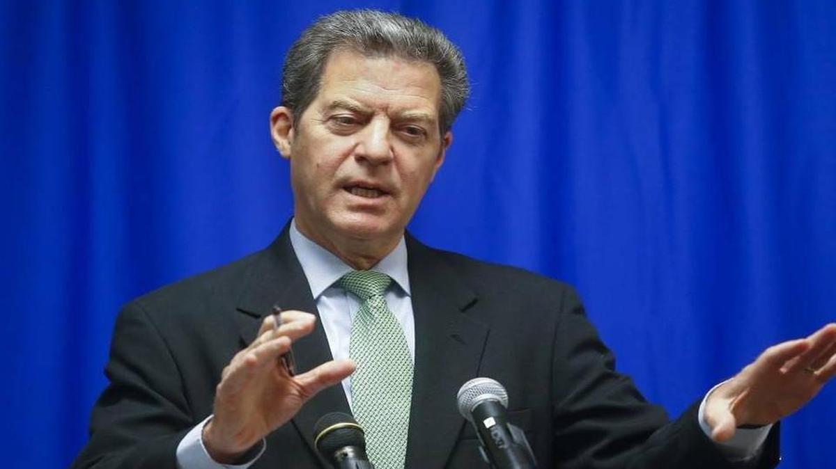 Kansas Gov. Sam Brownback is supporting the interim director of the state Department of Transportation to take on the role of acting secretary.