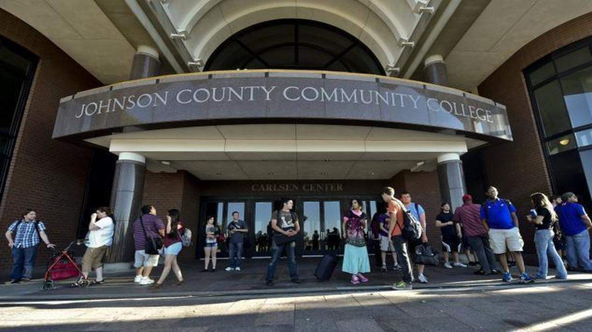 
David Lindstrom, Greg Musil and Nancy Ingram won seats on the Johnson County Community College board. They were among six candidates — including two incumbents who both won — vying for the three open positions on the seven-member board.
