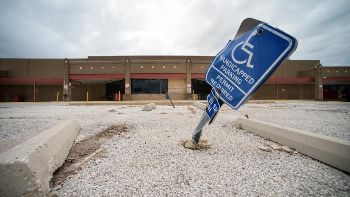The existing grocery store at the Linwood Shopping Center has been vacant since 2007.
