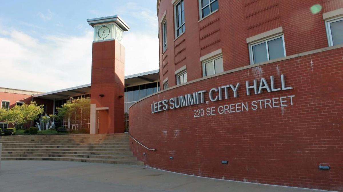 Putting a pair of tax increases on the ballot for voters in Lee’s Summit is among the possibilities being discussed to raise lagging salaries for public employees.