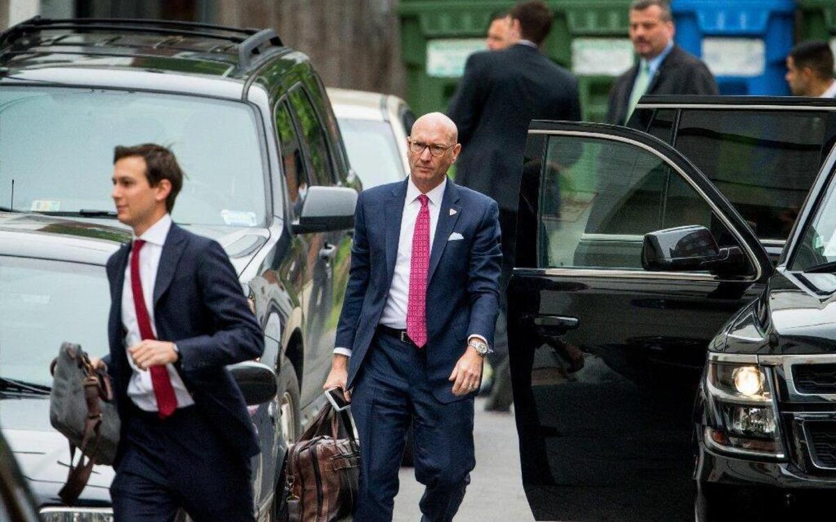 Donald Trump’s deputy campaign manager, Michael Glassner (center), is one of several operatives in the campaign with ties to former Sen. Bob Dole of Kansas.