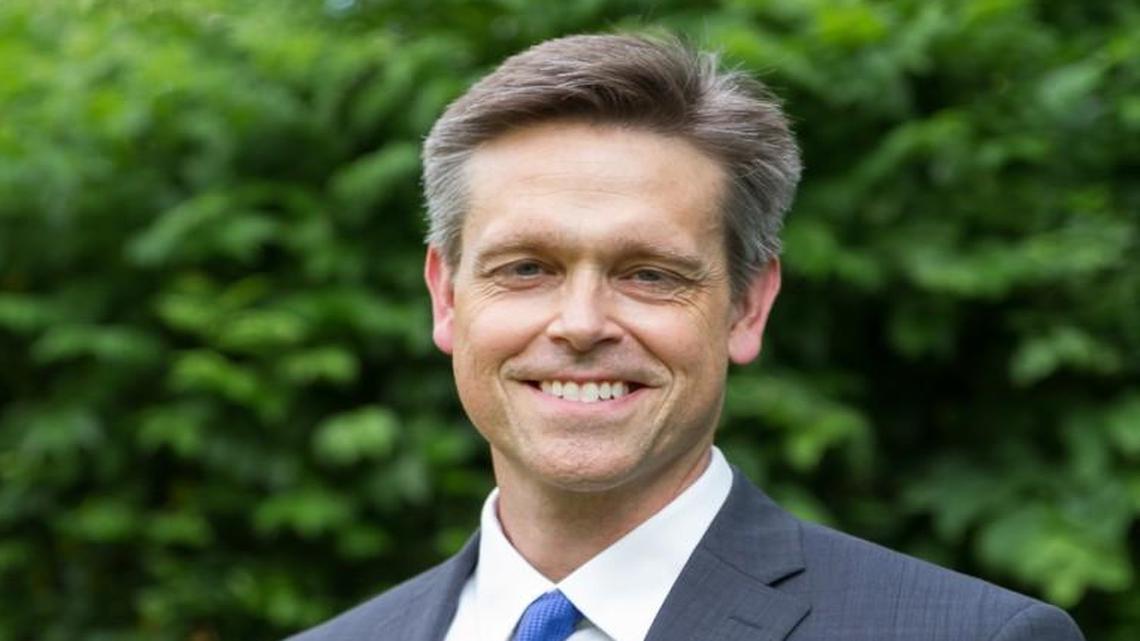 Tom Niermann, a 49-year-old Prairie Village teacher, announced Thursday that he will run for the 3rd Congressional District seat.