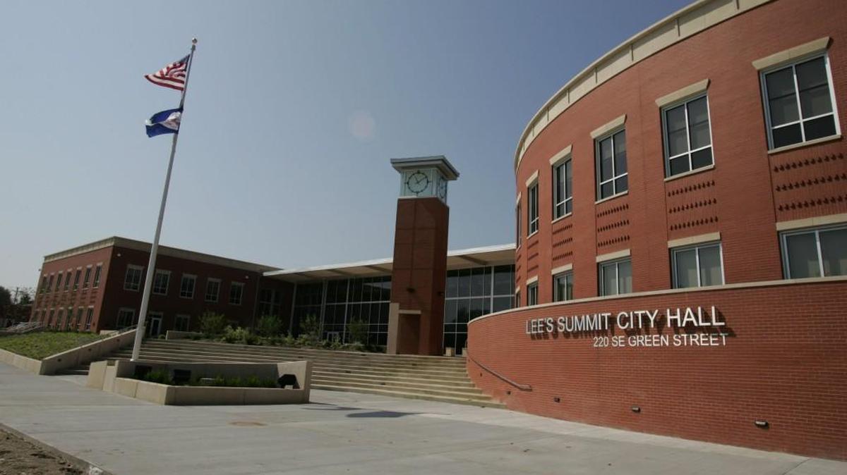 The Lee’s Summit City Council has until April 4, 2018, to create and pass an ethics policy, but the initial attempt failed and lawmakers are struggling to find a way forward.