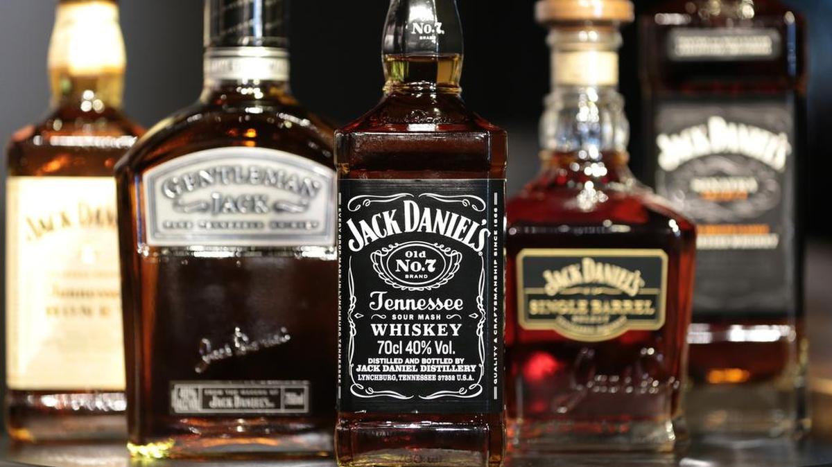 The Kansas City Council voted down a proposal to ease liquor card requirements for some criminal offenders.