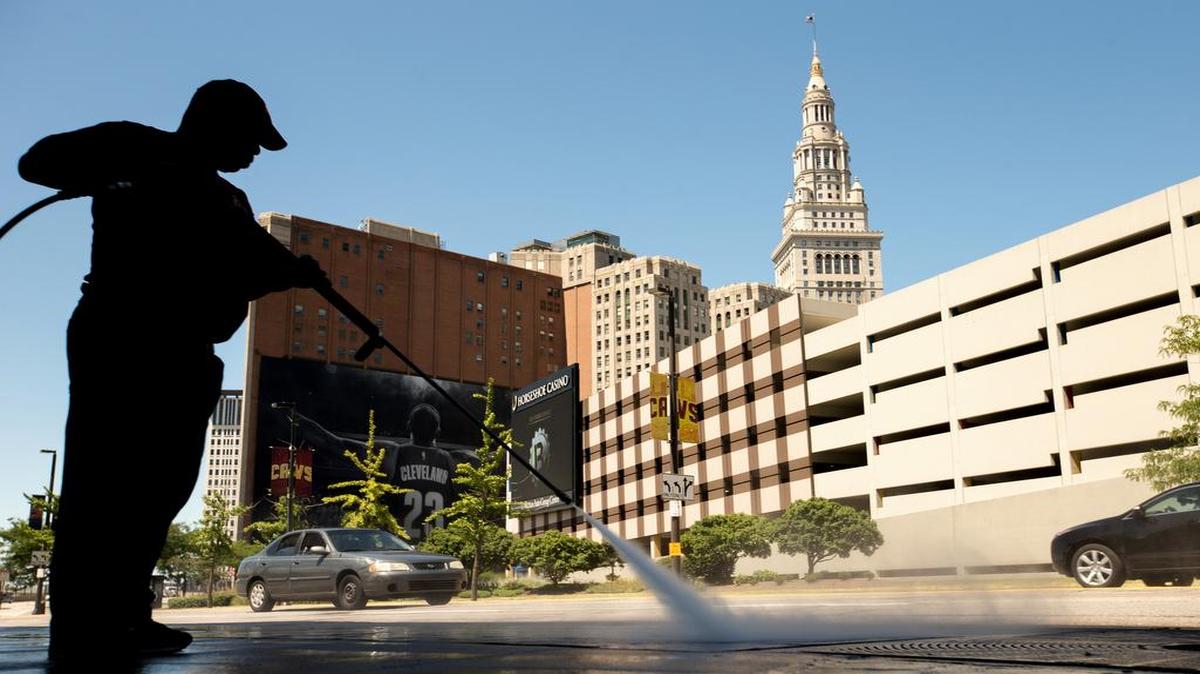
A worker cleaned the sidewalk Wednesday in front of the Quicken Loans Arena in Cleveland, site of the first Republican presidential debate in the 2016 campaign.
