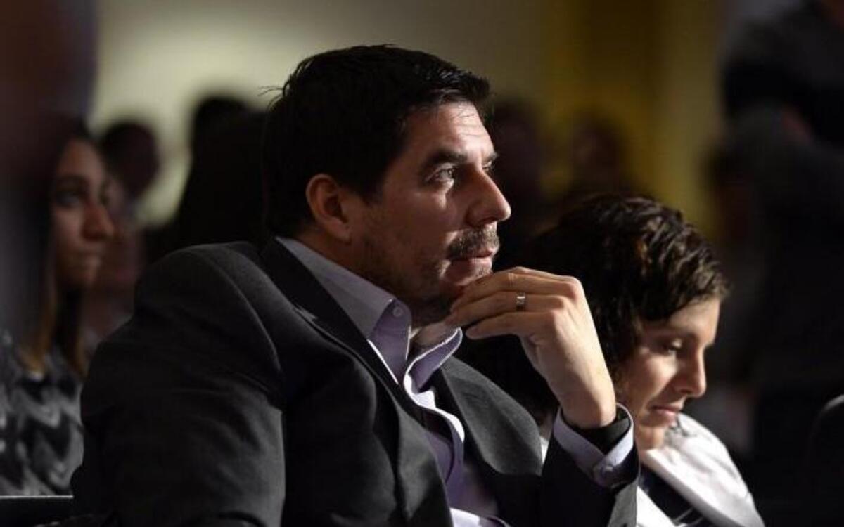 Marcelo Claure, president and CEO of Sprint, is hosting a fund raising dinner for Democratic presidential nominee Hillary Clinton. “Donald Trump is just too risky,” Claure said in an invitation letter.