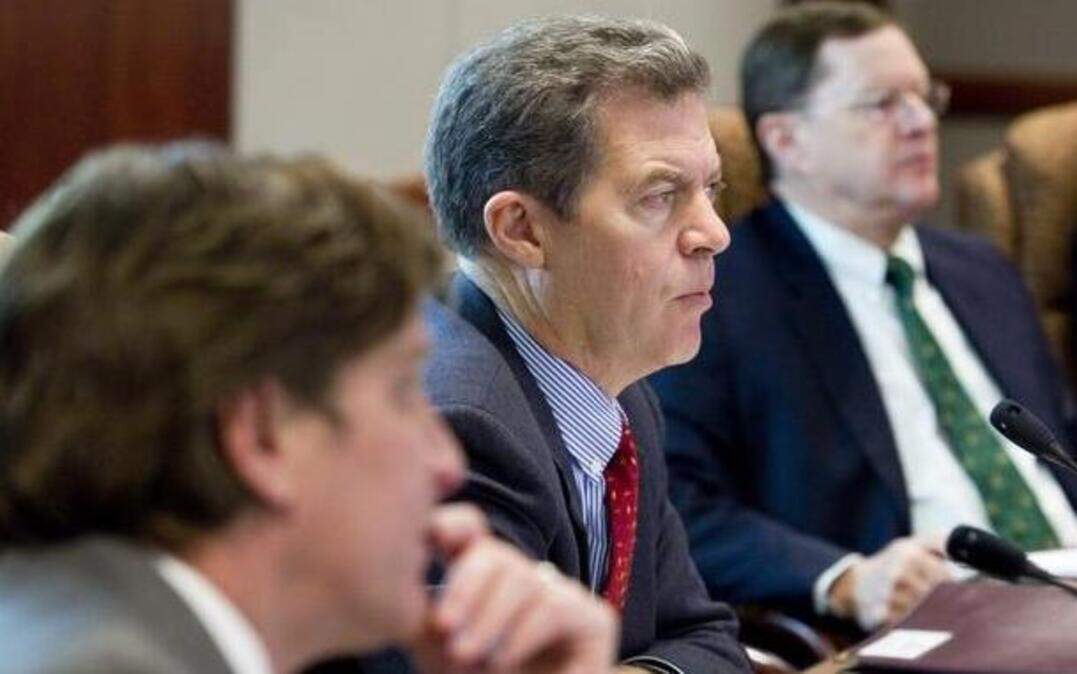 
Gov. Sam Brownback listened Dec. 3 as Tyler Tenbrink, senior labor economist in the Kansas Department of Labor, outlined the leading indicators of the Kansas economy during a meeting of the Governor’s Council of Economic Advisors.
