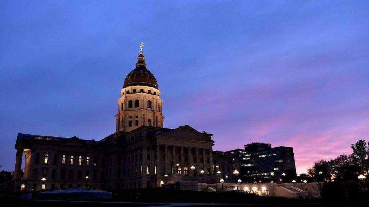 The Kansas Capitol wouldn’t have to keep the lights burning quite as late if proposals to shorten the legislative session in Topeka are adopted.