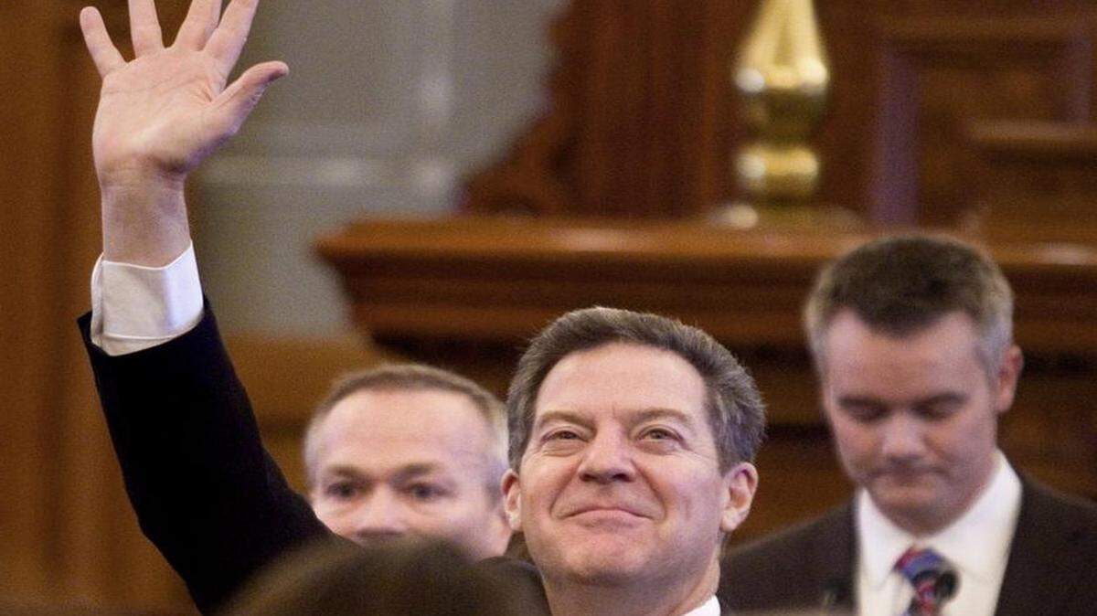 
The Kansas Turnpike Authority was the only state-related agency listed on the finance report detailing $300,000 in contributions to Gov. Sam Brownback’s inaugural.
