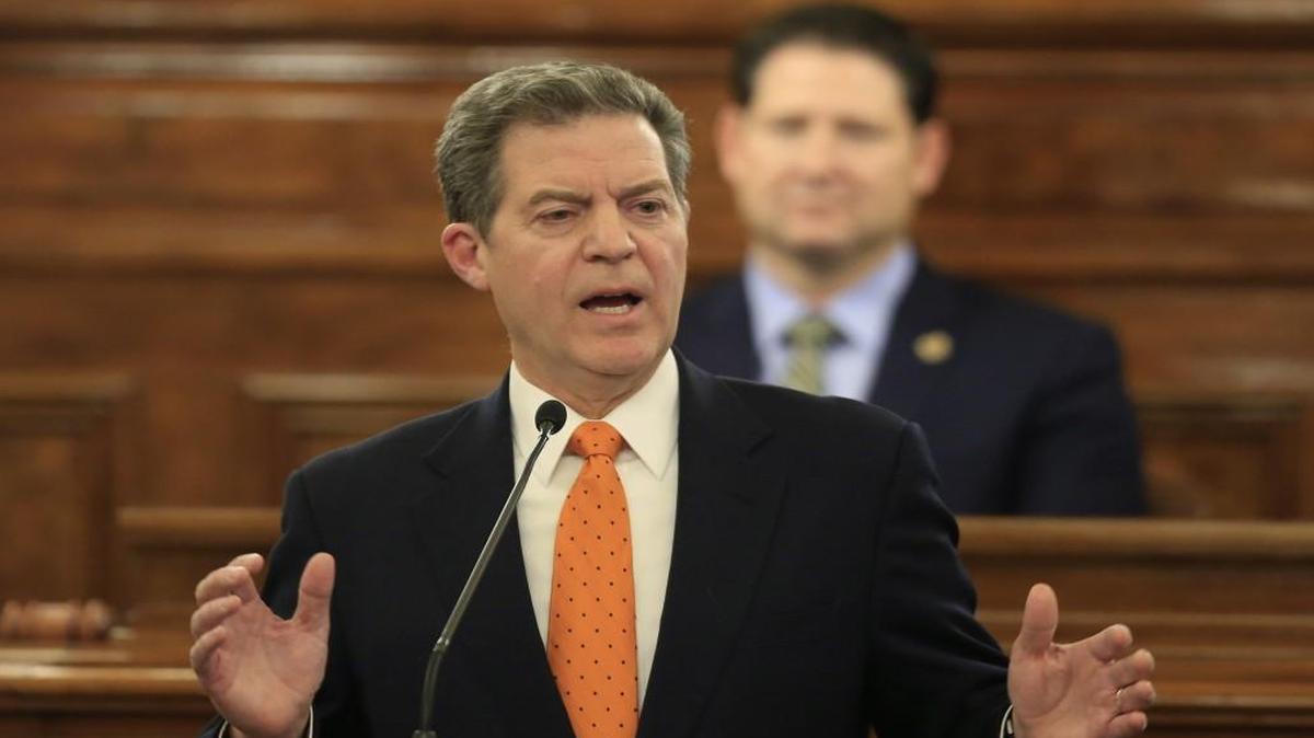Gov. Sam Brownback said lawmakers should offer their own alternatives if they don’t like his budget proposal, which would increase the long-term costs of the Kansas Public Employees Retirement System.