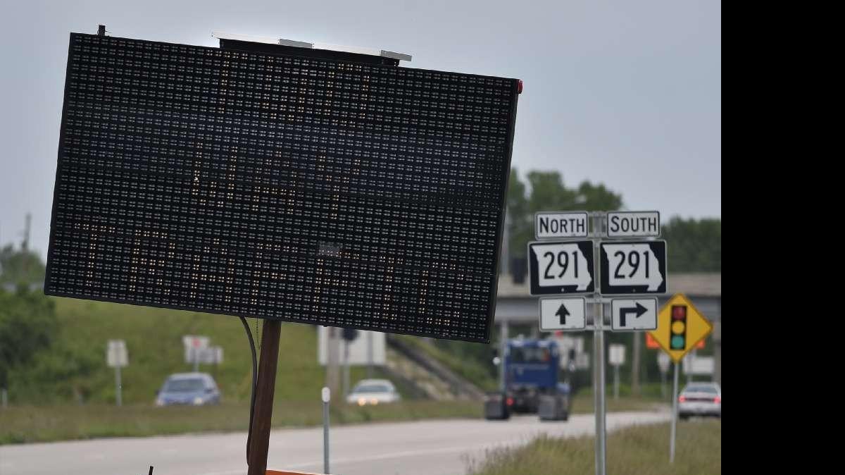 
In early May, state engineers shut down the older of the two Missouri 291 bridges over the Missouri River and routed one lane each of northbound and southbound traffic over its more recently built companion. 
