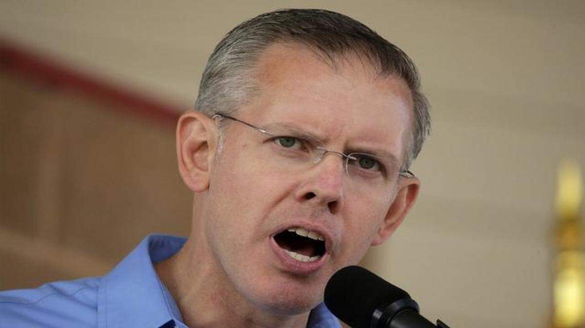 
“I was in the wrong place at the wrong time. Nobody has ever accused me of any wrongdoing,” Kansas governor candidate Paul Davis said. 
