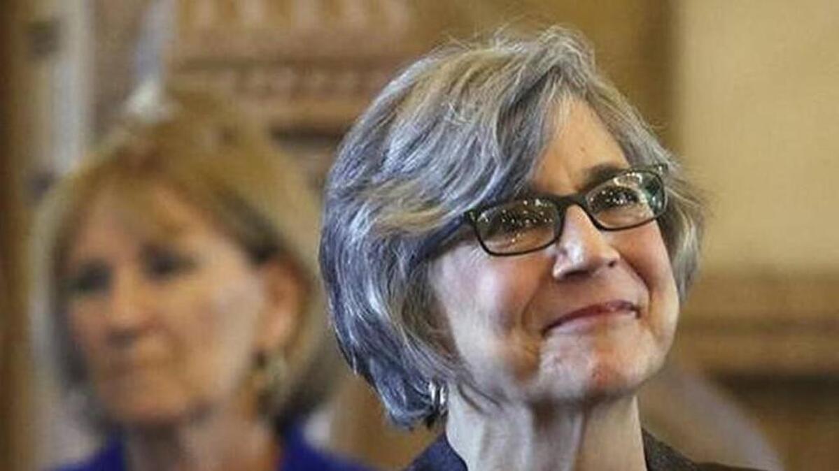 Kansas Senate President Susan Wagle said Friday she would push for legislation requiring anyone who attempts to influence an executive official on contracts to register as a lobbyist.