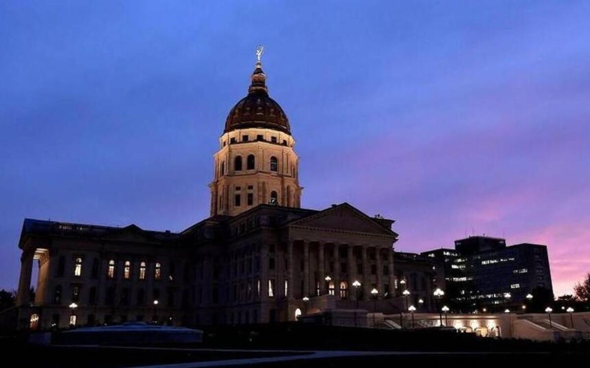 Under a new tax plan put together by Kansas lawmakers Tuesday evening, individual income tax rates would begin to rise this year, when a third bracket would become law. The new rates would be 2.85 percent, 4.9 percent and 5.1 percent. They would then continue to increase in 2018 when the rates would be 3 percent, 5.25 percent and 5.6 percent.