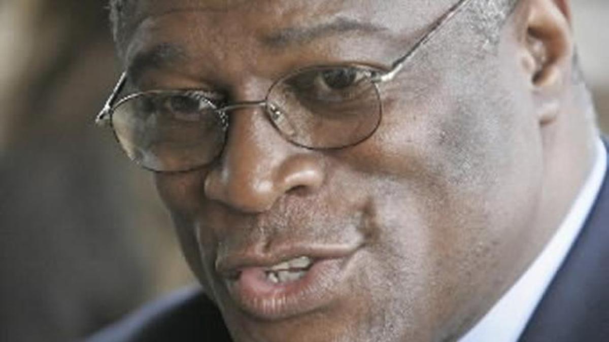 Kansas City Mayor Sly James will talk to the public Wednesday about the importance of a KCI airport decision now.