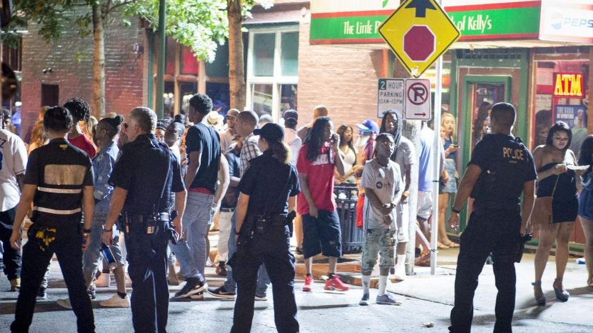 Drawing up new land records in Westport has stalled the privatization of sidewalks in the midtown entertainment district. With privatized sidewalks, Westport business owners can set up weapons screening.