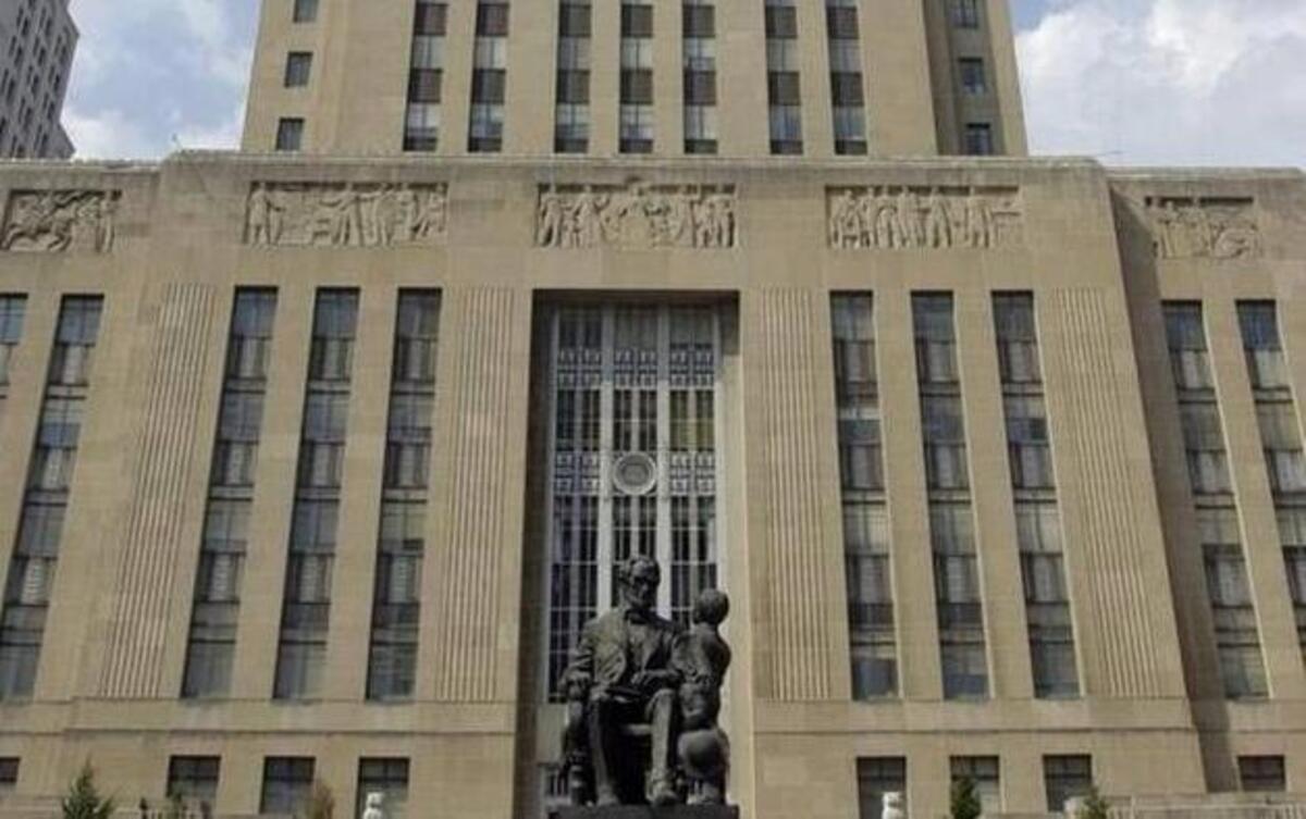 Kansas City municipal government is proposing to settle two costly lawsuits.