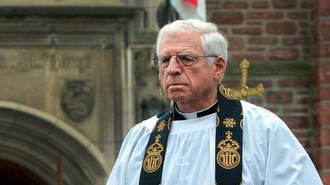 
Former U.S. Sen. Jack Danforth delivered the eulogy Tuesday at the funeral for Missouri state Auditor Tom Schweich. The memorial service in Clayton in St. Louis County was attended by many of the state’s leading political figures; after the service, Danforth departed the Church of St. Michael and St. George.
