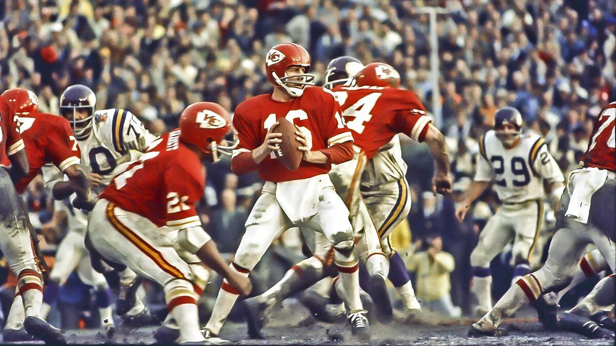 Fellow broadcaster Frank Boal shares nice message about former Chiefs star Len Dawson