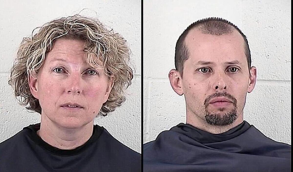 Stacey and Desre Dory testified Wednesday that they witnessed a document at the request of Susan Elizabeth Van Note without knowing it was a health directive for her father, William Van Note. The Dorys initially were charged as accomplices, but prosecutors in 2013 dismissed second-degree murder and forgery charges.