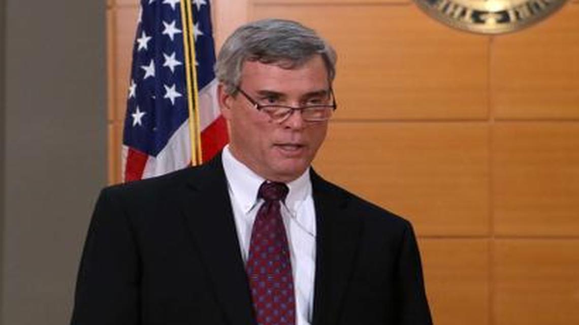 
St. Louis County Prosecutor Robert McCulloch announces the grand jury's decision not to indict Ferguson police officer Darren Wilson 
