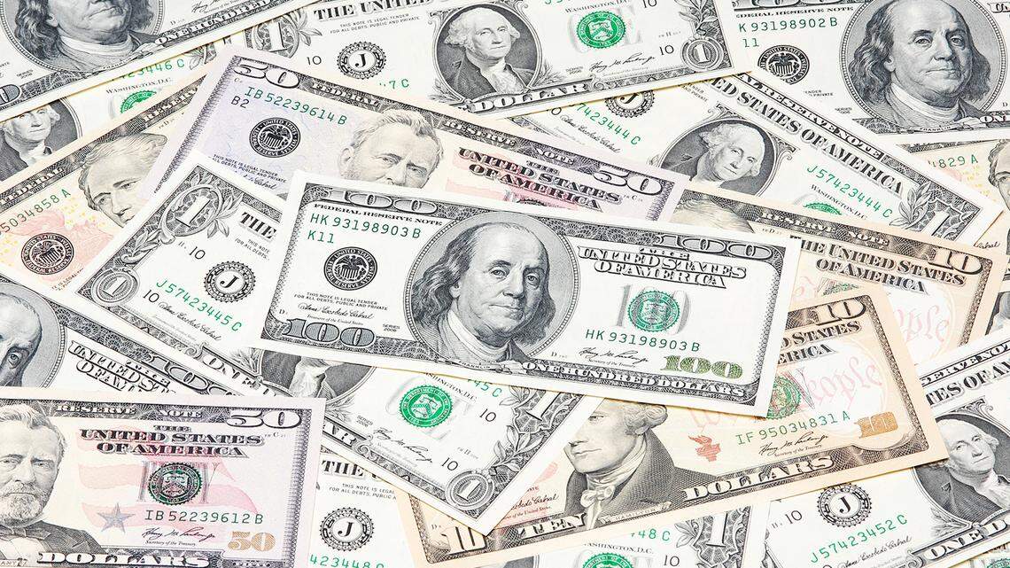 Man purchases Illinois Lottery ticket at metro-east grocery and walks away with big prize