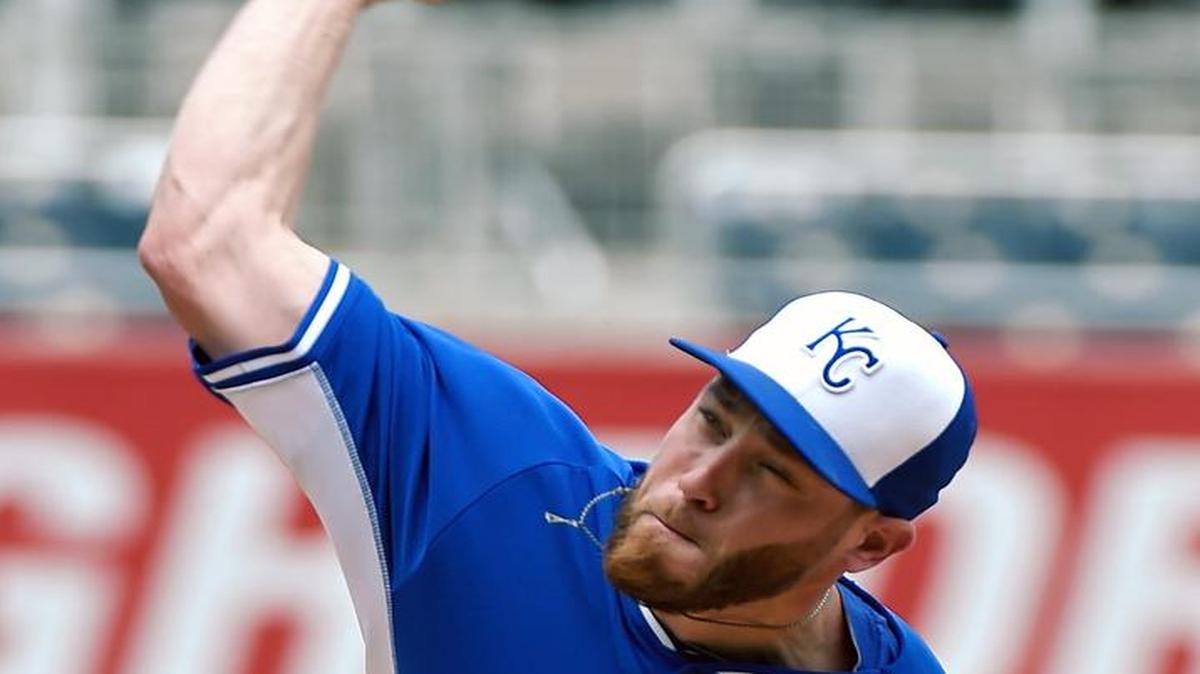 
Greg Holland completed a simulated inning on Saturday afternoon, and the Royals are hope their two-time All Star closer can be activated from the disabled list by Tuesday’s game against the Cleveland Indians. 


