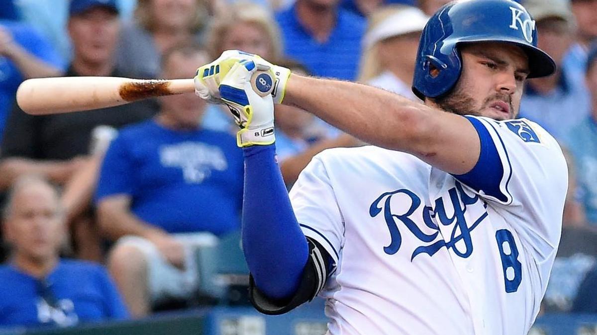 
Mike Moustakas has been battling a strained right hamstring for several days.
