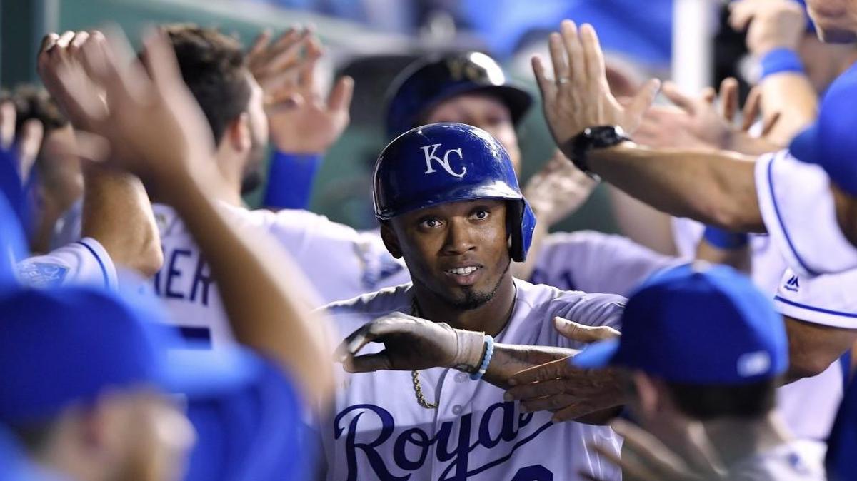 Kansas City Royals shortstop Alcides Escobar was congratulated after hitting a three-run home run in the seventh inning of Monday’s game against the Yankees.