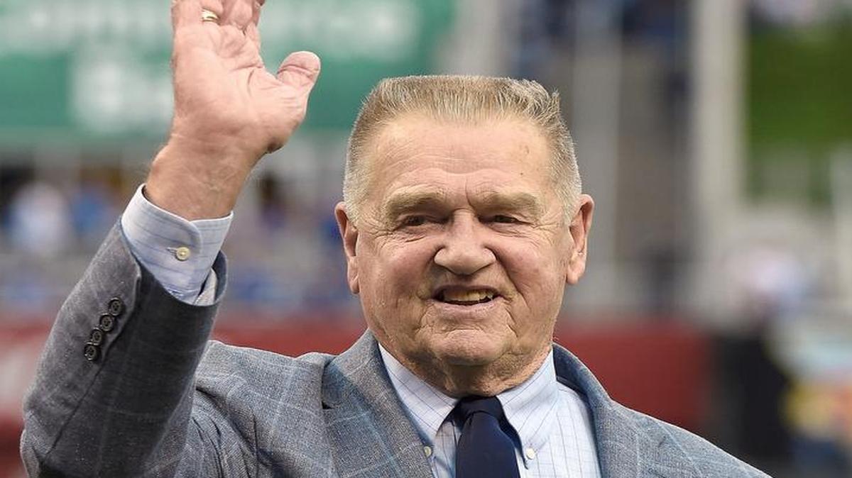
Hall of Fame manager Whitey Herzog, who managed the Royals and Cardinals, waved to the crowd at Kauffman Stadium before Friday’s game.

