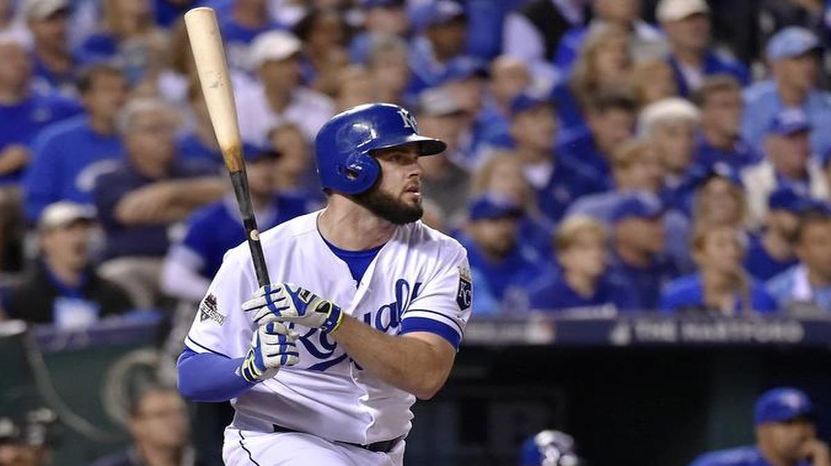 Royals third baseman Mike Moustakas, buoyed by a new approach, batted .284 with a .348 on-base percentage and 22 homers in 2015.