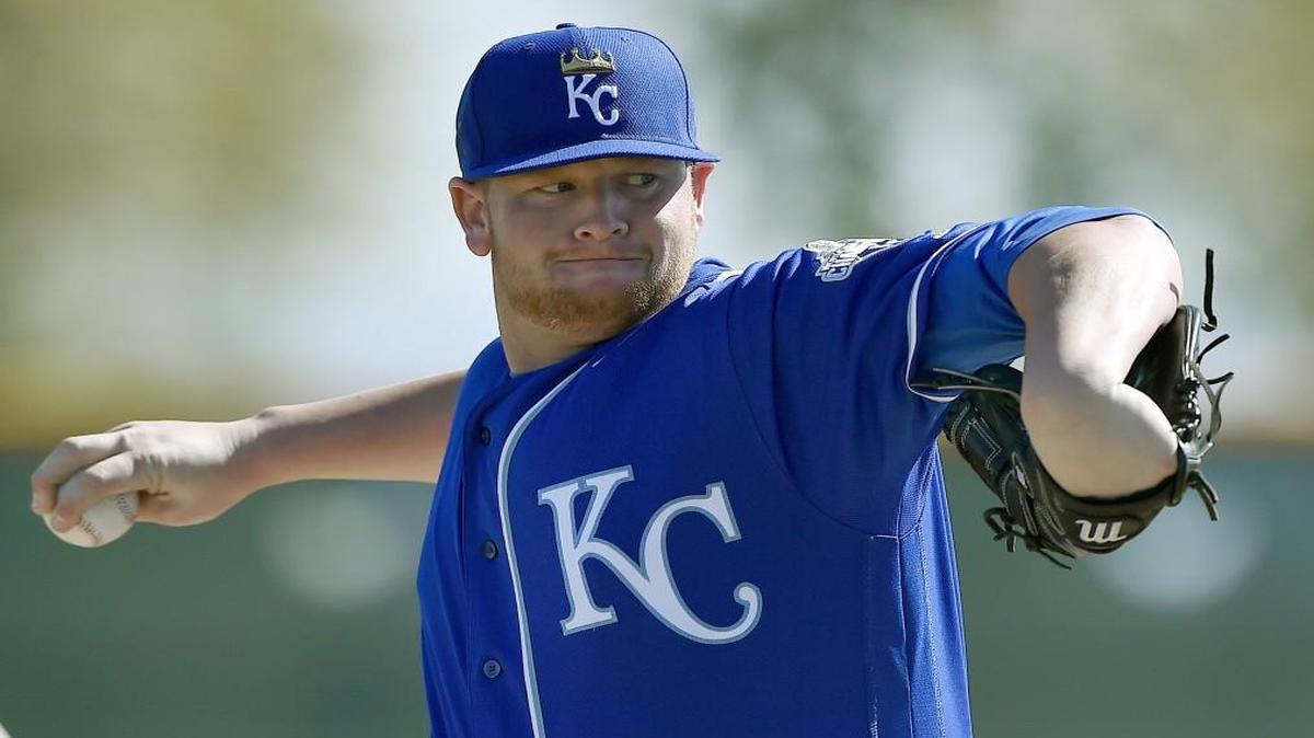 Brooks Pounders threw during a spring-training workout on Feb. 24, 2016 in Surprise, Ariz.