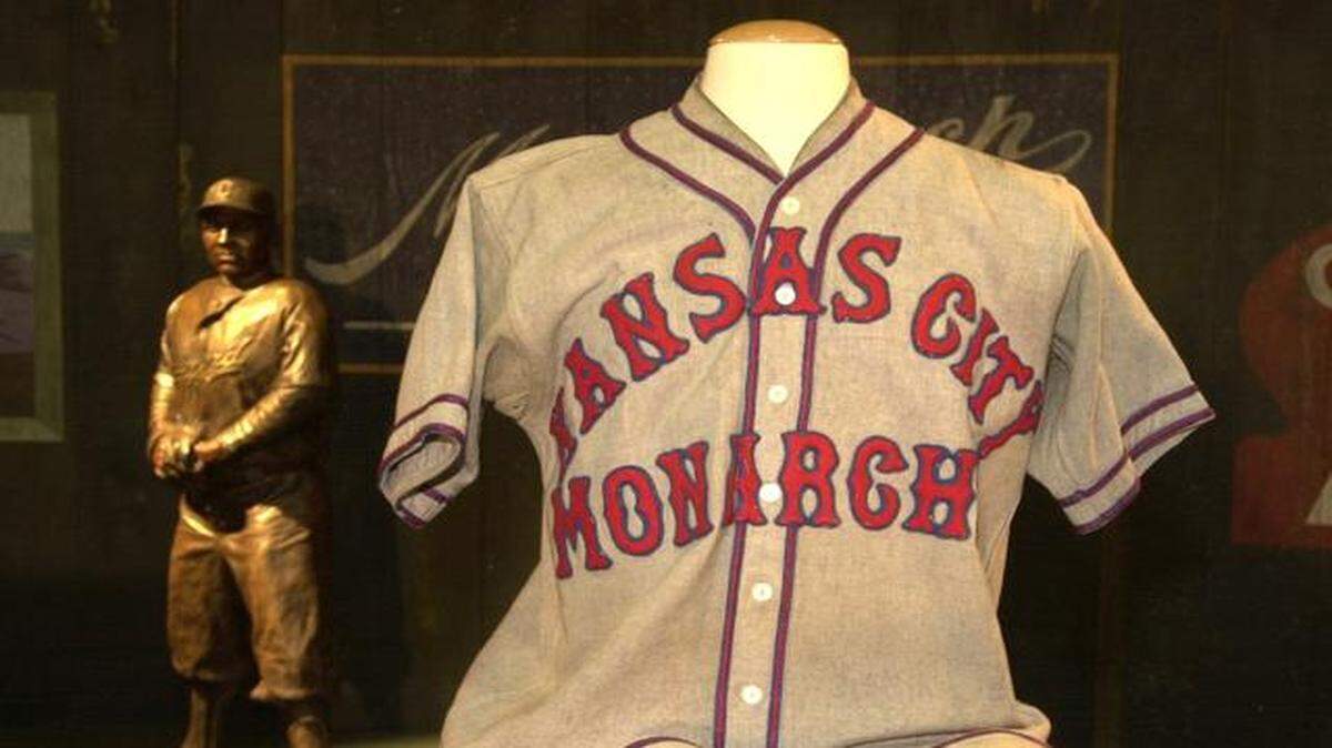 
Feed your mind and take in historical treasures at the Negro Leagues Baseball Museum and the Steamboat Arabia Museum.
