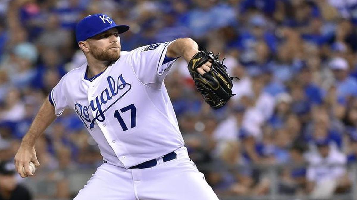 
Kansas City Royals relief pitcher Wade Davis threw during a game last month against Pittsburgh.
