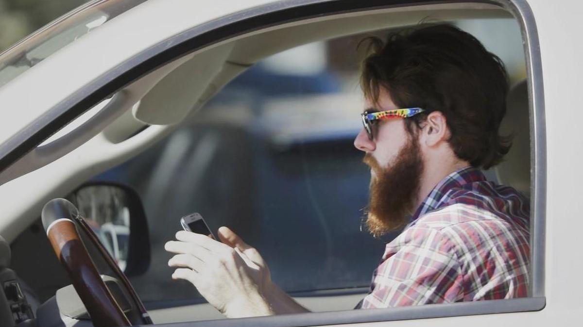 Apple’s new iPhone feature aims to save us from our worst impulses by helping to keep drivers from texting behind the wheel. But it can be thwarted.