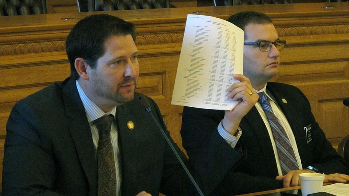 Kansas House Speaker Ron Ryckman and the Kansas Legislature need to get rid of the “gut and go” maneuver, which could just as easily be called “bait and switch.”