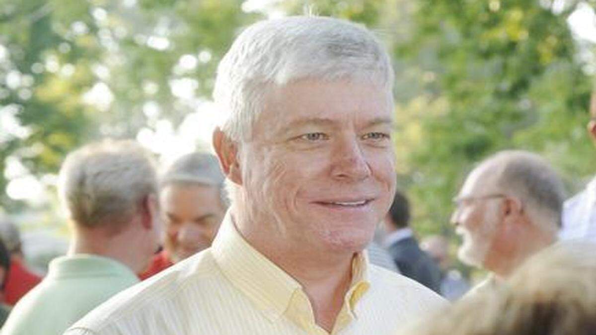 
Missouri Lt. Gov. Peter Kinder says his $86,000-a-year salary is grinding him into “gradual impoverishment.”
