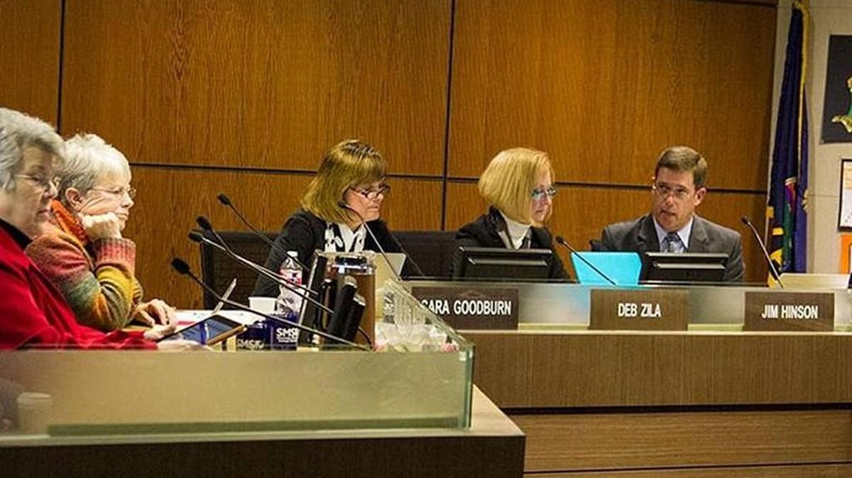 Did the Shawnee Mission school board not learn about freedom of speech in seventh grade? Members of the public should feel free to ignore the you-gotta-be-kidding gag order that the district has tried to impose on them.