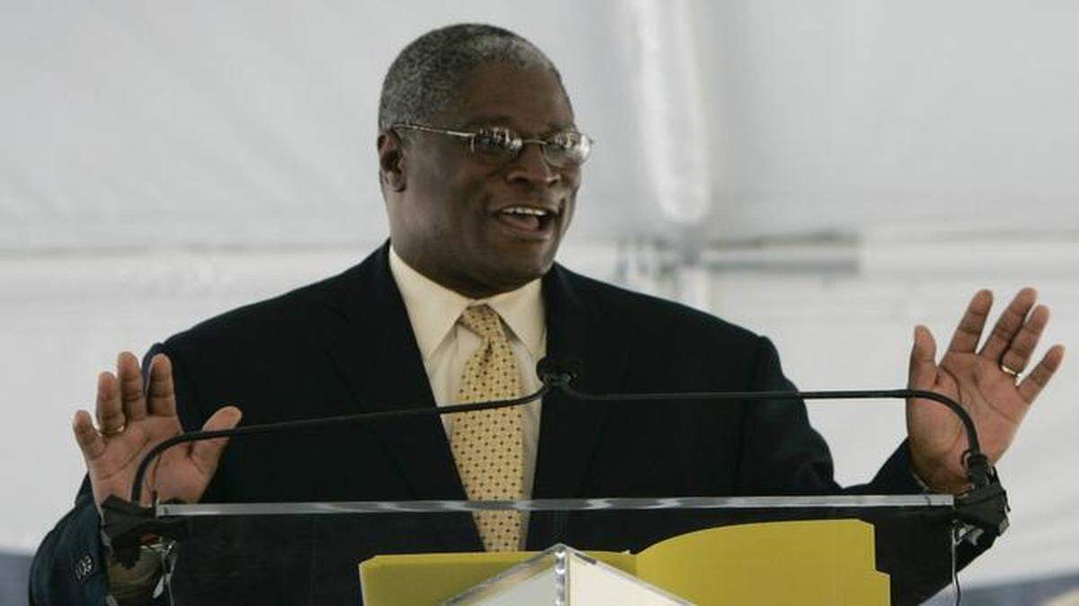
Even Mayor Sly James doesn’t support the two sales taxes on Kansas City’s Nov. 4 ballot.
