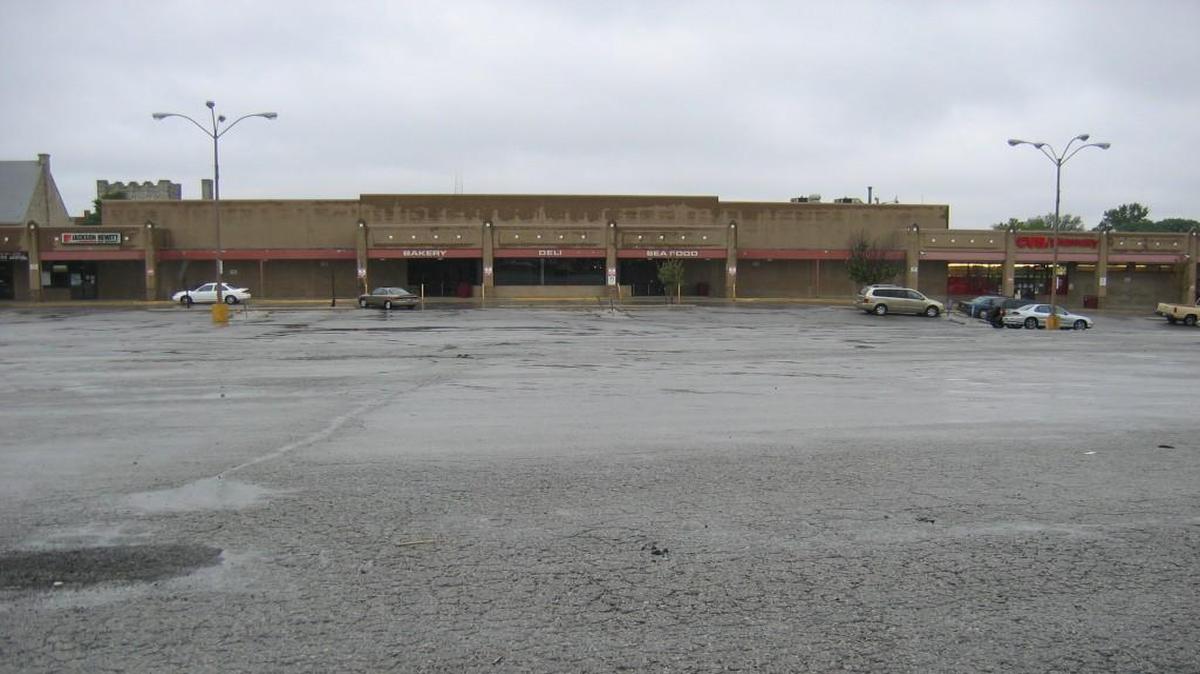 
A recently announced plan would replace the old grocery in the Linwood Shopping Center. Its parking lot has been mostly empty since 2008.
